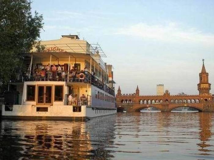 Discover the top 5 best luxury hotels in Berlin Discover the top 5 best luxury hotels in Berlin
